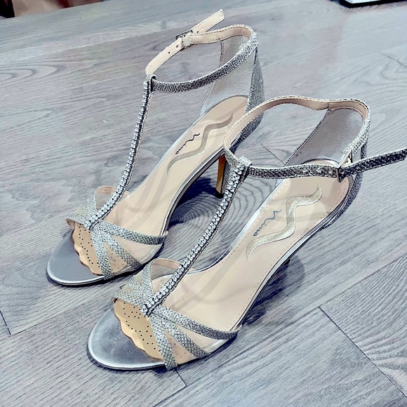 Nina heels - Picture 1 of 2